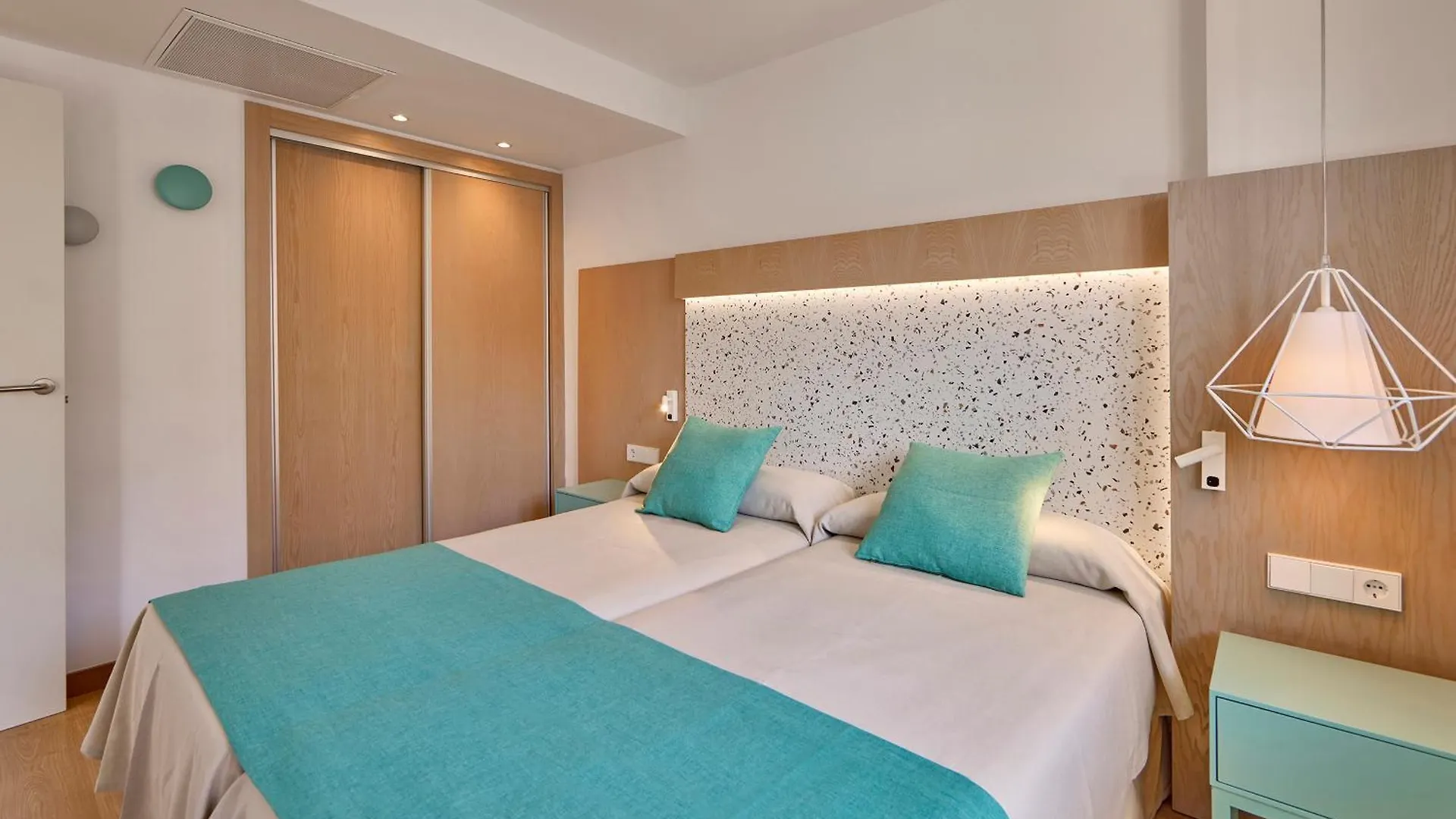 Universal Aparthotel Elisa Playa de Muro