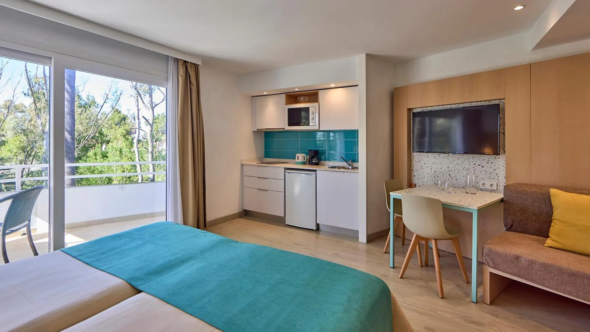 Universal Aparthotel Elisa Playa de Muro